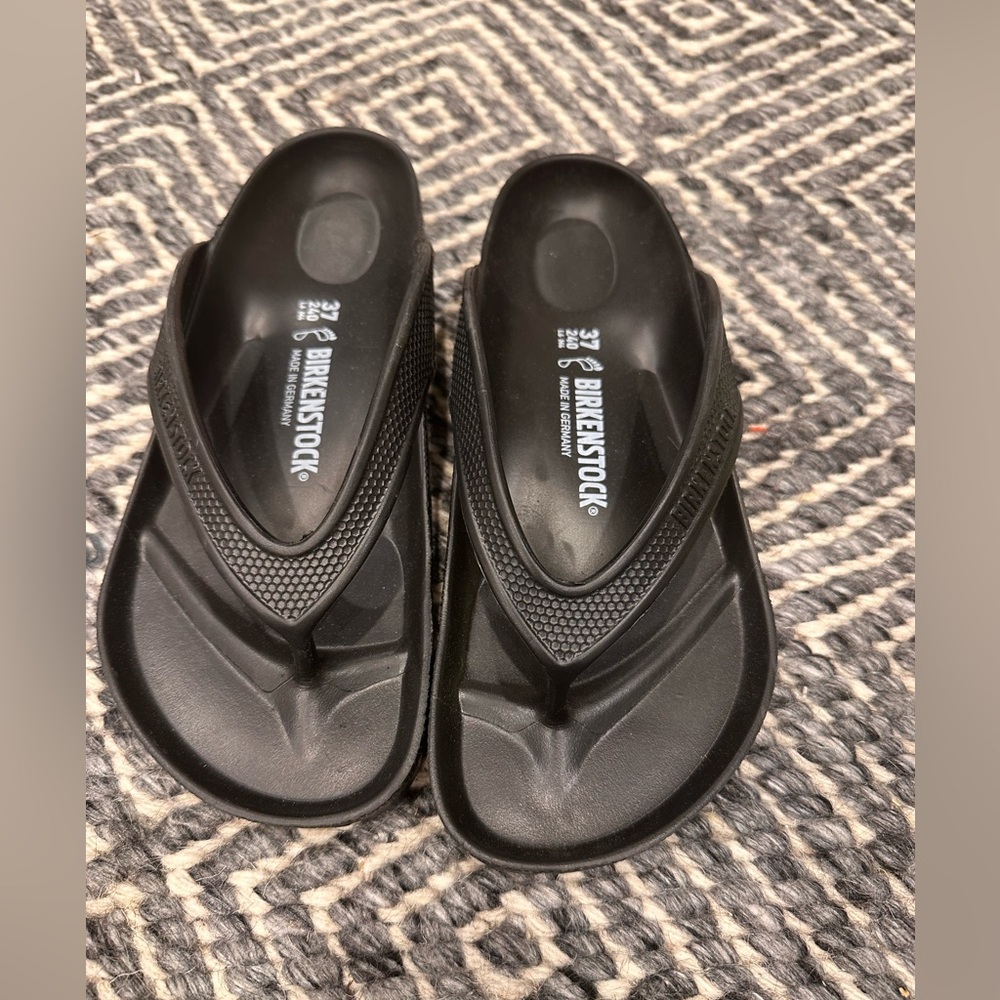 Birkenstock Black Sandals Sleek Contoured Comfort